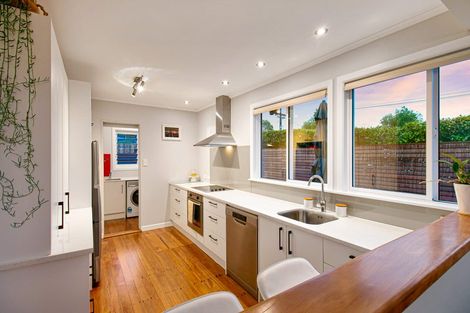 Photo of property in 53 Verran Road, Birkenhead, Auckland, 0626