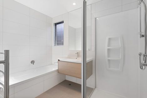 Photo of property in 24 Viridian Avenue, Rosehill, 2113