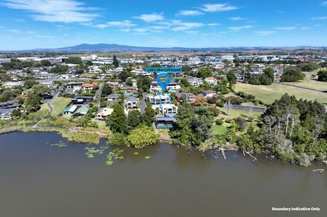 Photo of property in 138 Lake Crescent, Hamilton Lake, Hamilton, 3204