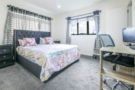 Photo of property in 16 Rosarina Lane, Takanini, 2112