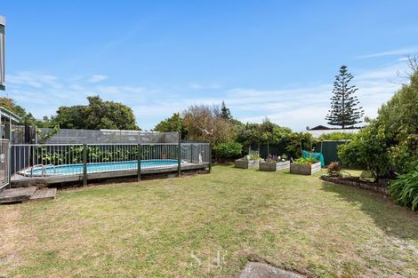 Photo of property in 33 Olive Terrace, Paraparaumu Beach, Paraparaumu, 5032
