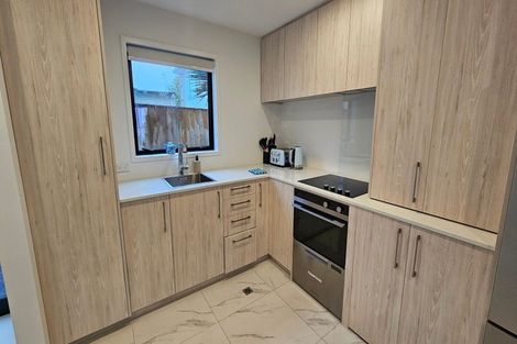 Photo of property in 10/23 Awaroa Road, Sunnyvale, Auckland, 0612