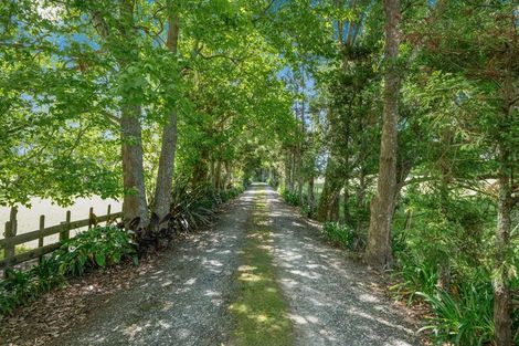 Photo of property in 2162 State Highway 16, Helensville, 0875