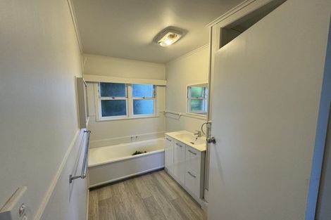 Photo of property in 59 Christmas Road, Manurewa, Auckland, 2102