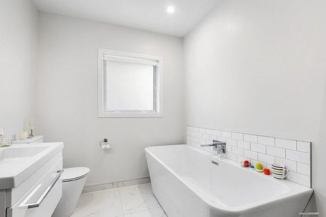 Photo of property in 56e Nicholson Road, Khandallah, Wellington, 6035