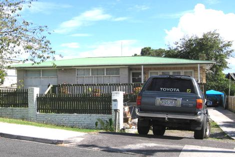 Photo of property in 1b Bishop Street, Green Bay, Auckland, 0604