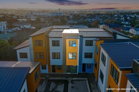 Photo of property in 5/28 Lavelle Road, Henderson, Auckland, 0612