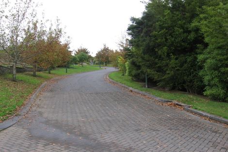 Photo of property in 28 Oakford Park Crescent, Greenhithe, Auckland, 0632