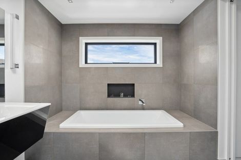 Photo of property in 47 Forest Heights, Wanaka, 9305