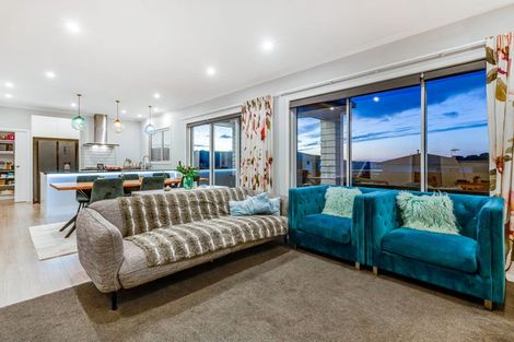 Photo of property in 3 Okataina Way, Aotea, Porirua, 5024
