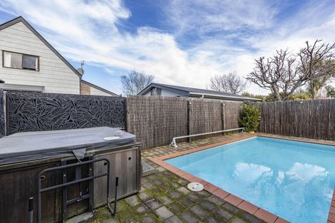 Photo of property in 1 Wakelin Place, Redwood, Christchurch, 8051
