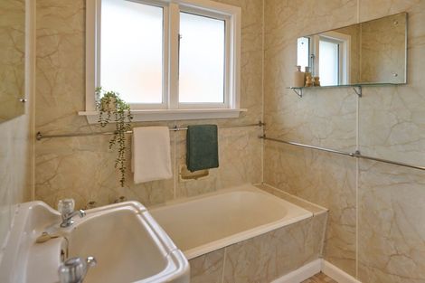 Photo of property in 192 Avonhead Road, Avonhead, Christchurch, 8042