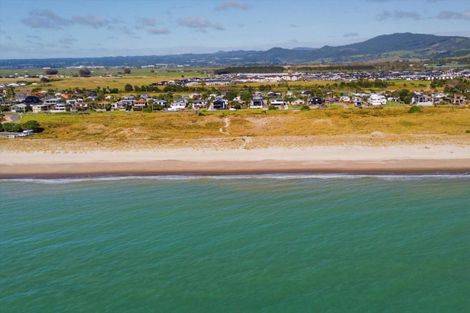 Photo of property in 988 Papamoa Beach Road, Papamoa Beach, Papamoa, 3118
