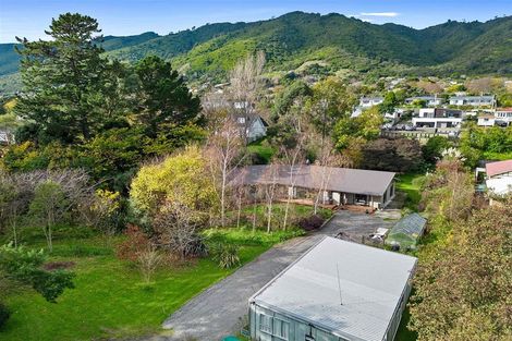 Photo of property in 43 Pehi Kupa Street, Waikanae, 5036