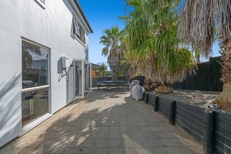 Photo of property in 12 Tekapo Rise, Fairview Heights, Auckland, 0632