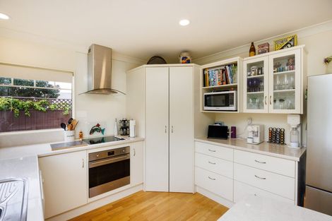 Photo of property in 5 Fountain Court, Palmerston North, 4410
