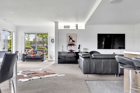 Photo of property in 20 Roseberry Place, Whitianga, 3510