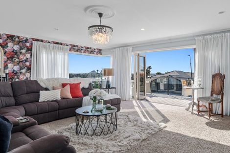 Photo of property in 5 Downing Place, Welcome Bay, Tauranga, 3112