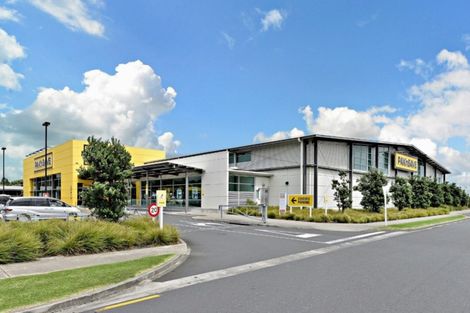 Photo of property in 23 Waituarua Drive, Takanini, 2112