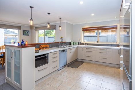 Photo of property in 10 Cranmer Close, Rototuna North, Hamilton, 3210