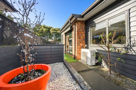 Photo of property in 18 Galea Grove, Kelvin Grove, Palmerston North, 4414