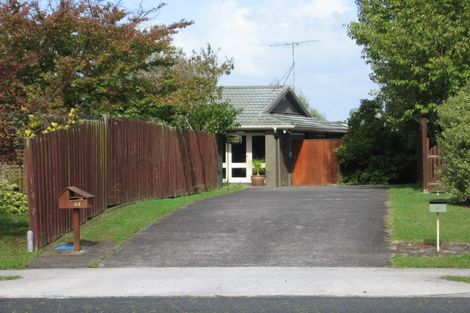 Photo of property in 43 Meadway, Sunnyhills, Auckland, 2010