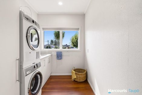 Photo of property in 49 Shepherd Road, Waipahihi, Taupo, 3330
