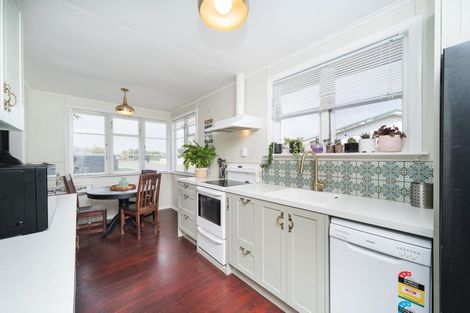 Photo of property in 16 Newbury Street, Awapuni, Palmerston North, 4412