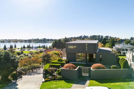 Photo of property in 142 Lake Crescent, Hamilton Lake, Hamilton, 3204