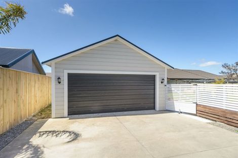 Photo of property in 17 Perrin Place, Kelvin Grove, Palmerston North, 4414