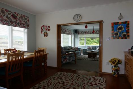 Photo of property in 82 Severn Street, Island Bay, Wellington, 6023