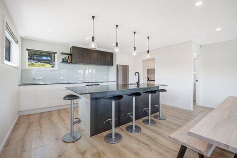 Photo of property in 1 Domain Crescent, Muriwai, Waimauku, 0881