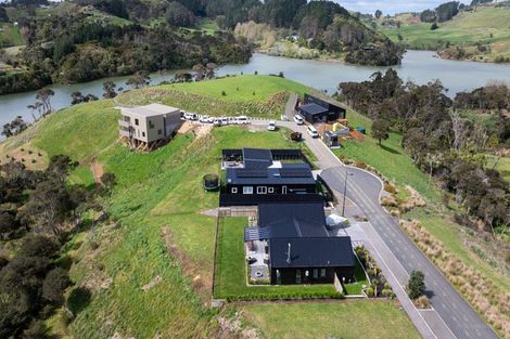 Photo of property in 15 Ruruhi Street, Raglan, 3225
