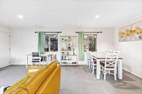 Photo of property in 19a Pomaria Road, Henderson, Auckland, 0610