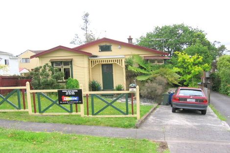 Photo of property in 2/32a Clayburn Road, Glen Eden, Auckland, 0602