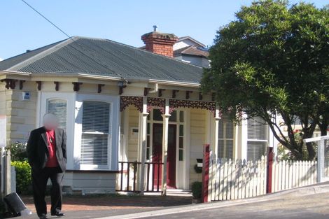 Photo of property in 33u2 Hawker Street, Mount Victoria, Wellington, 6011