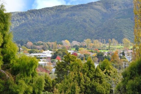 Photo of property in 74a Heretaunga Square, Silverstream, Upper Hutt, 5019
