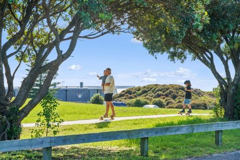 Photo of property in 570b Papamoa Beach Road, Papamoa Beach, Papamoa, 3118
