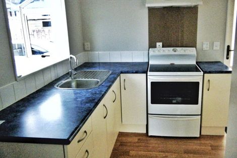 Photo of property in 31 Solar Road, Glen Eden, Auckland, 0602