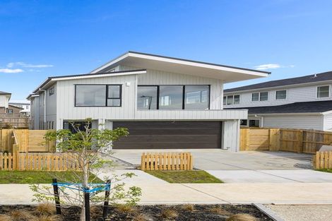 Photo of property in 60 Matangi View Drive, Orewa, 0931