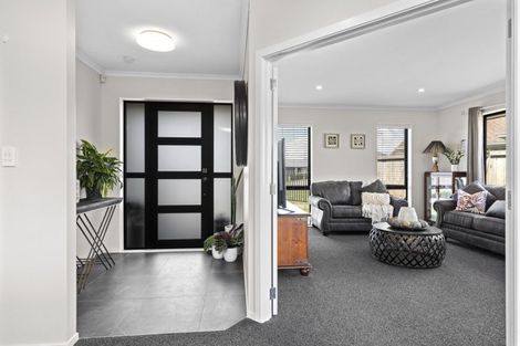 Photo of property in 16 Hehan Close, Cambridge, 3434