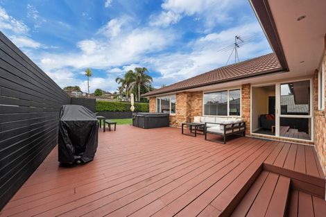 Photo of property in 10 Sapperton Drive, Henderson, Auckland, 0612