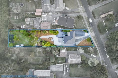 Photo of property in 18 Grassmere Road, Henderson Valley, Auckland, 0612