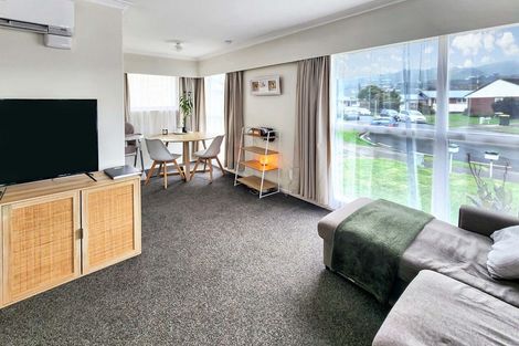 Photo of property in 10 Amberley Grove, Hutt Central, Lower Hutt, 5010