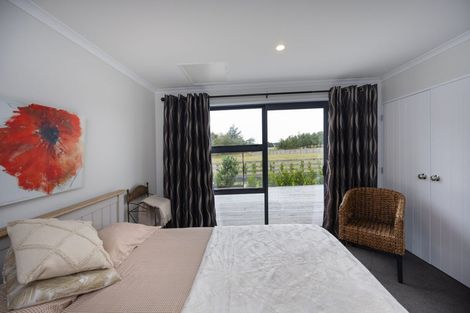 Photo of property in 567 Lethbridge Road, Halcombe, 4775