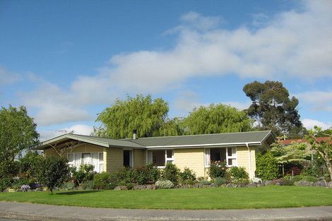 Photo of property in 9 Fraser Place, Rangiora, 7400