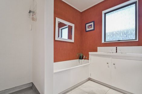 Photo of property in 2/704 Charles Street, Raureka, Hastings, 4120