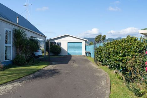 Photo of property in 10 Aitchison Place, Levin, 5510