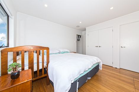 Photo of property in 34 Churchill Avenue, Manurewa, Auckland, 2102