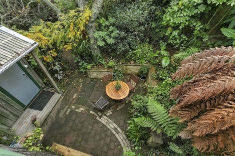 Photo of property in 2/26 Colonial Road, Birkenhead, Auckland, 0626